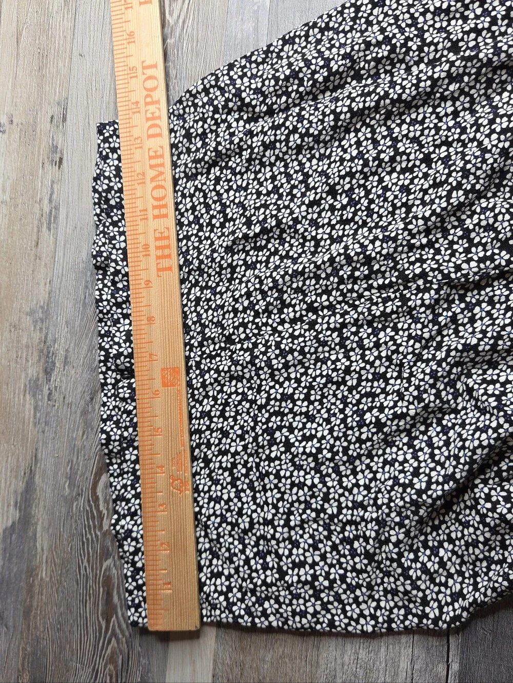 Reformation A-Line Long Bea Skirt Size 8 Black And White Daisy Flowers